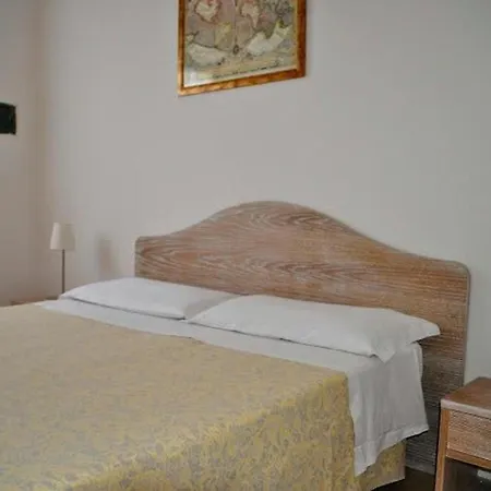 Locazione Turistica Eucalipti-1 *